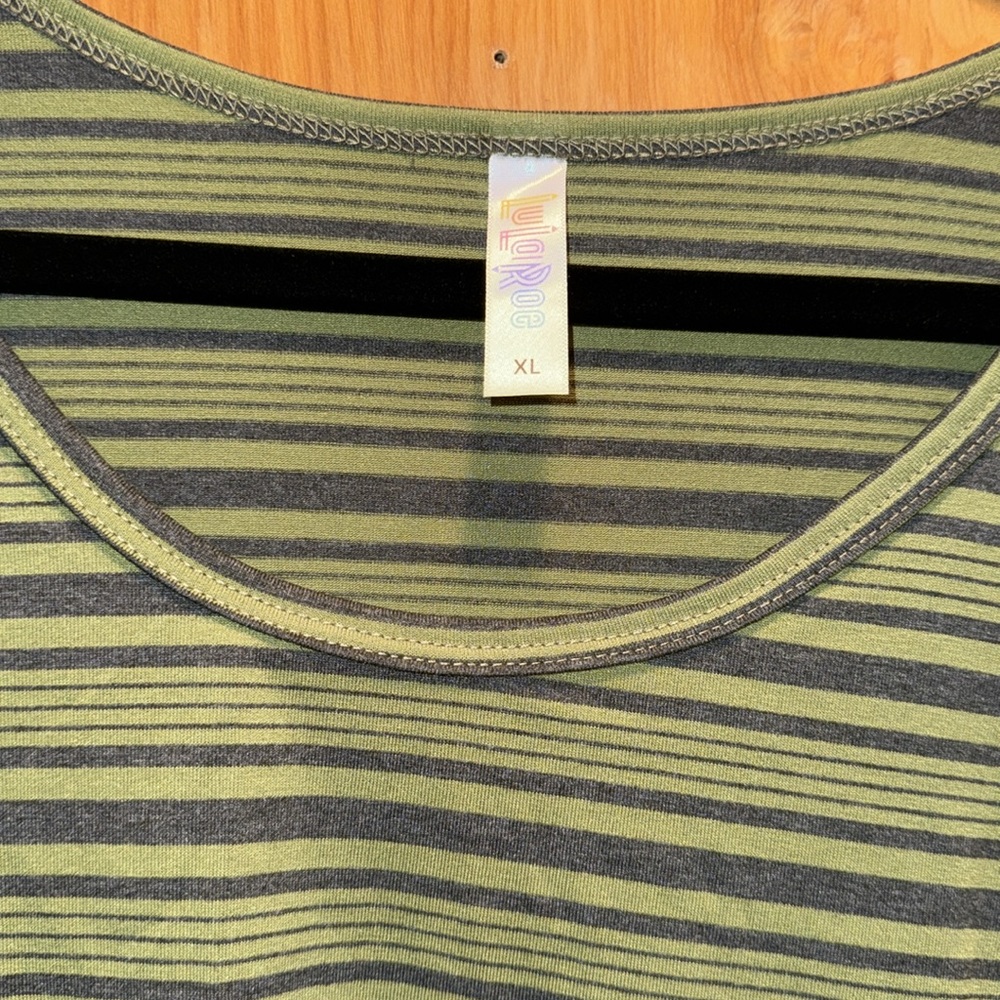XL Long Sleeve Green and Dark Gray Striped Lularoe Lynnae Tee